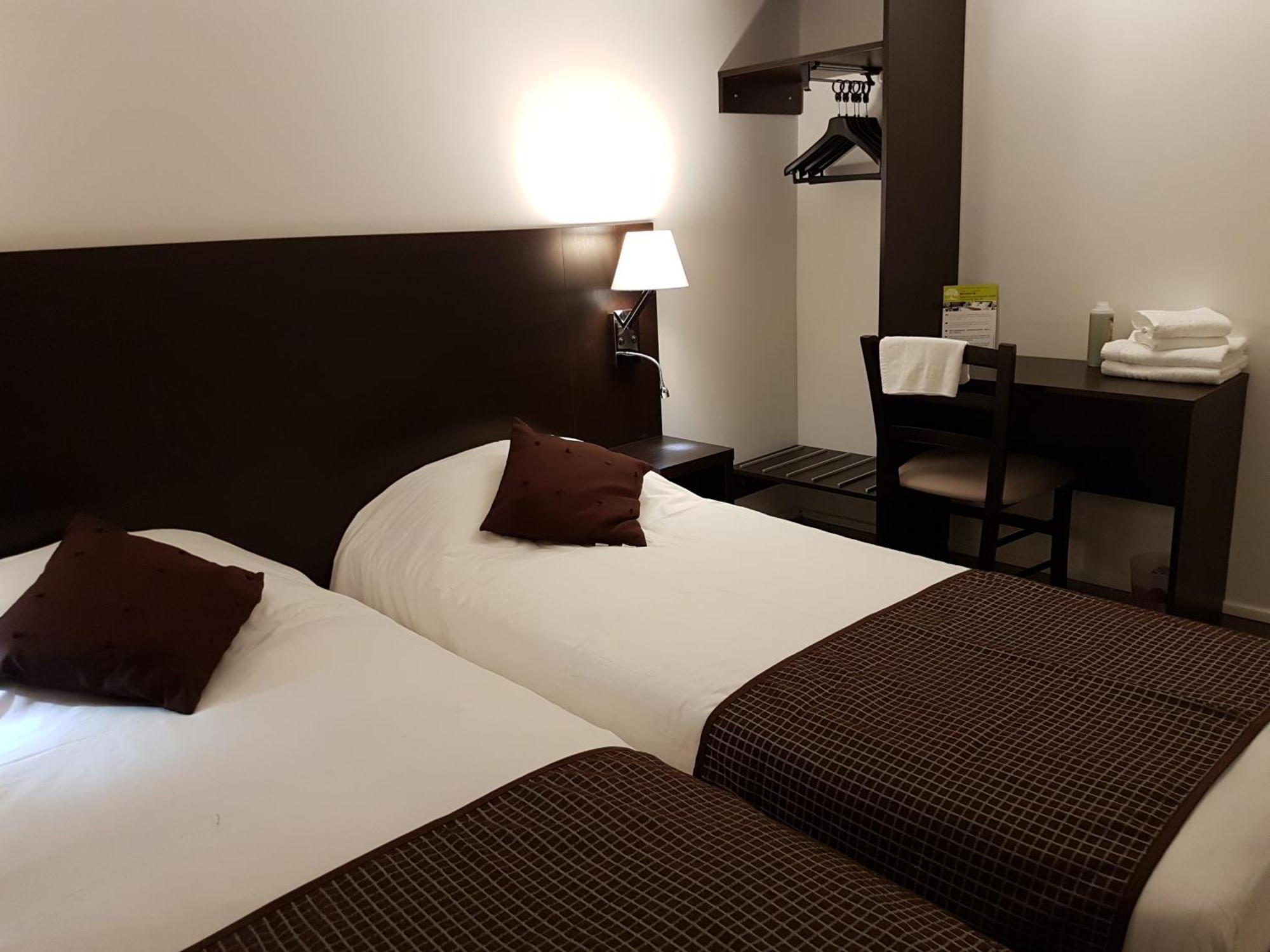 Nevers Hotel Esterno foto