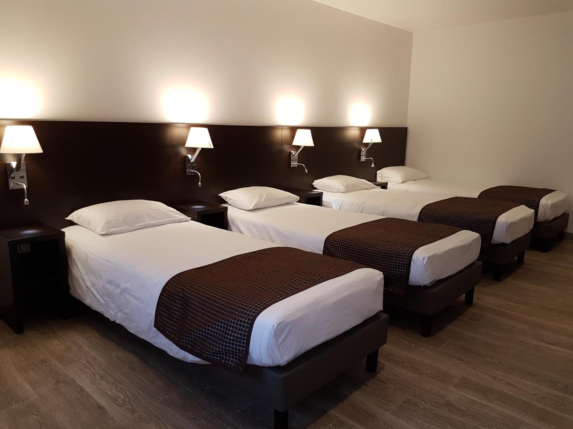Nevers Hotel Esterno foto