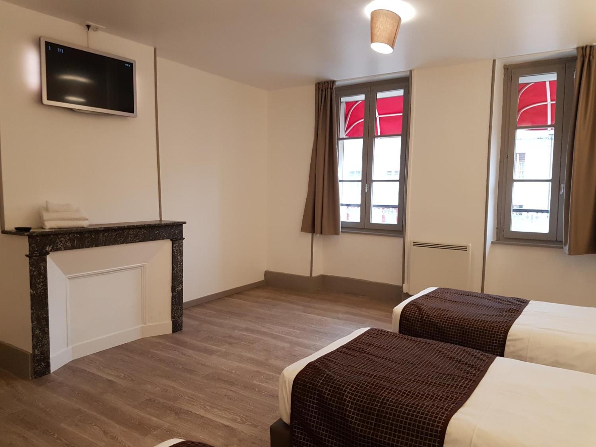 Nevers Hotel Esterno foto