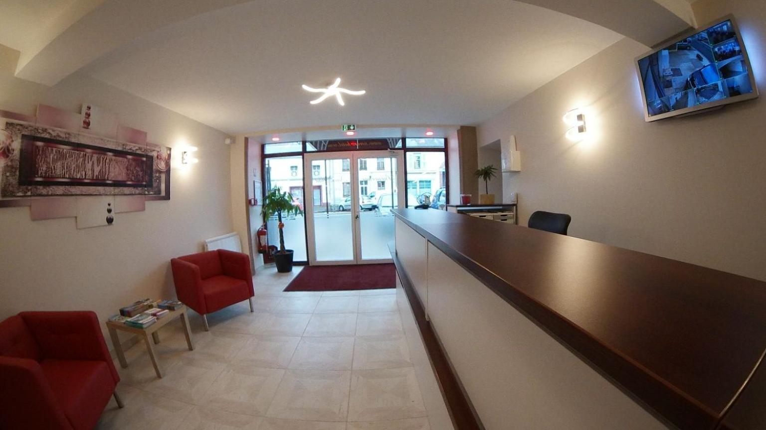 Nevers Hotel Esterno foto
