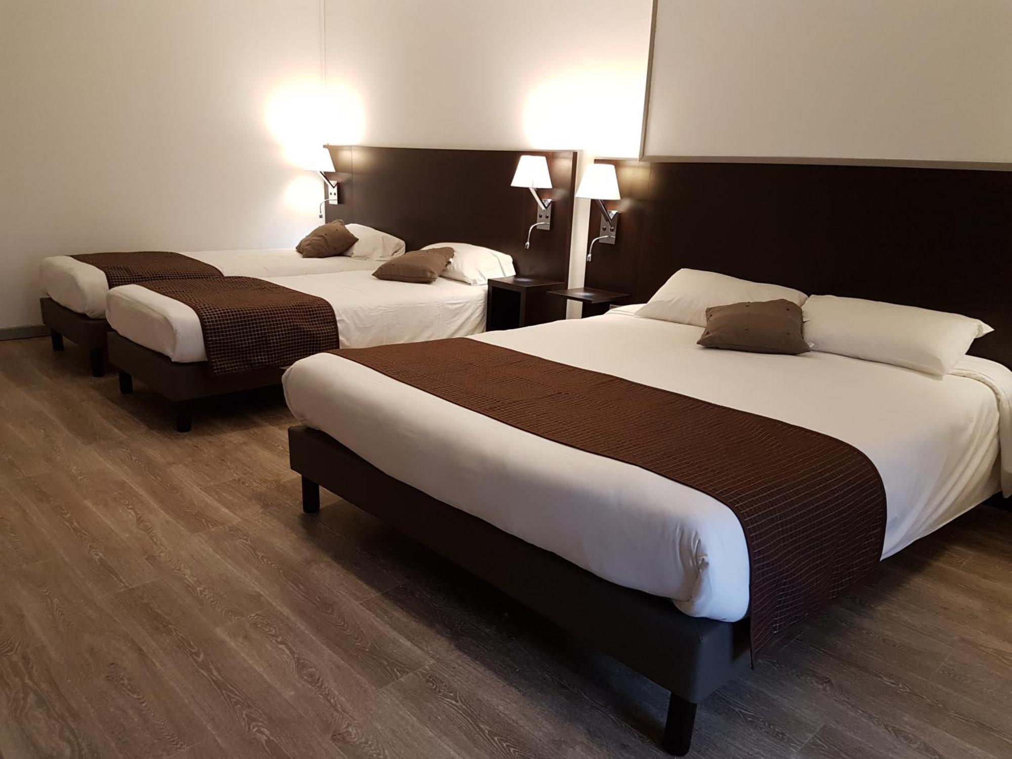Nevers Hotel Esterno foto